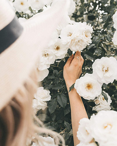 How to Romanticize Your Life: Tips for Embracing Life & Living in the Now